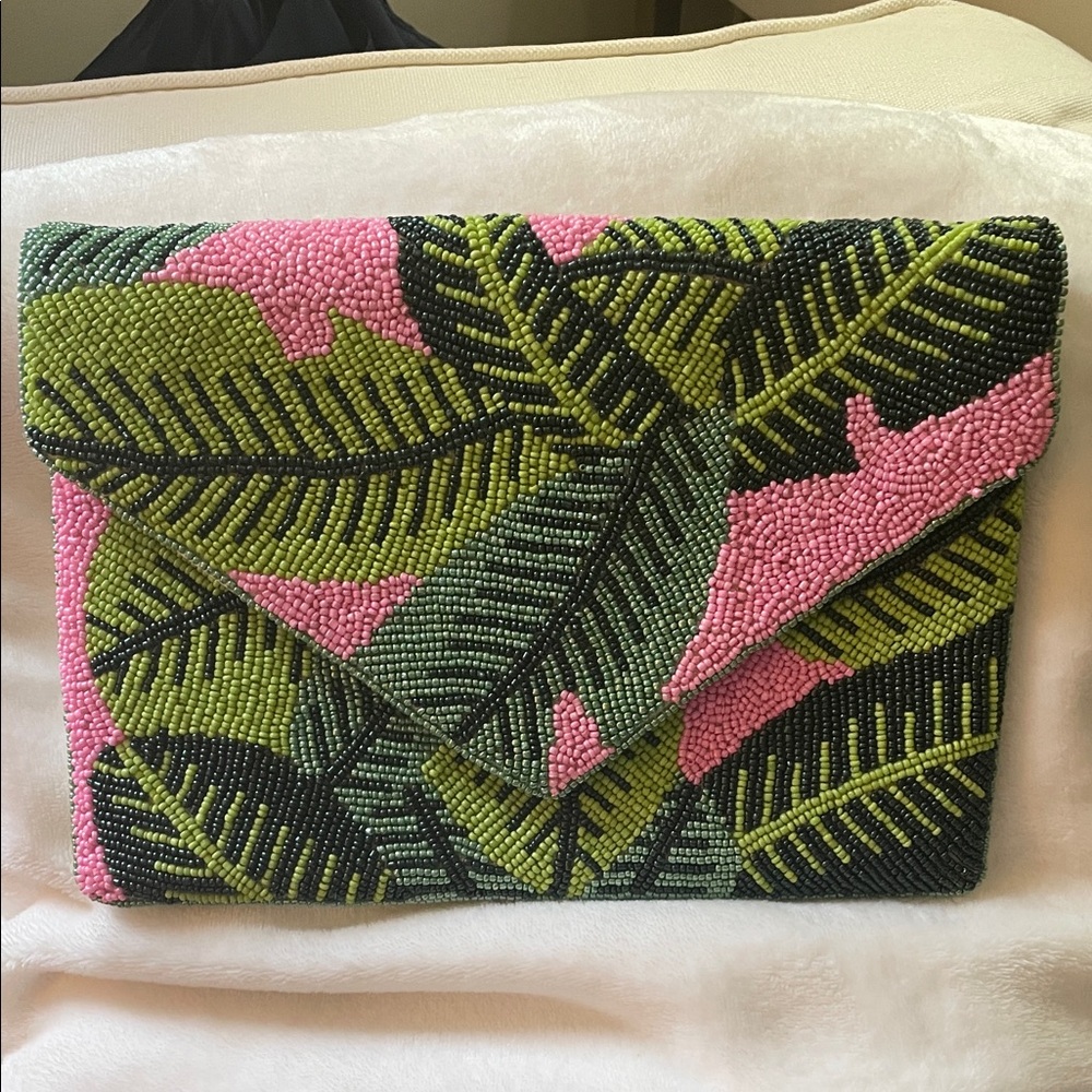 Beaded Leaf Pattern Clutch